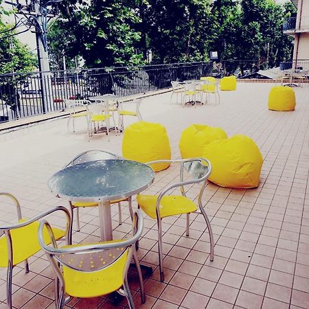 Hotel Ideale Young People Under 40 ริมินี ภายนอก รูปภาพ